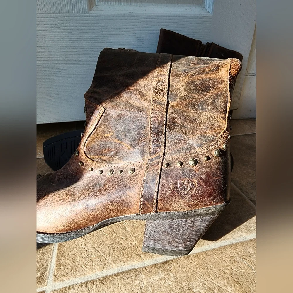 Ariat Women's Boots - Picture 2 of 6